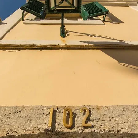 Belem Skinny House Lissabon